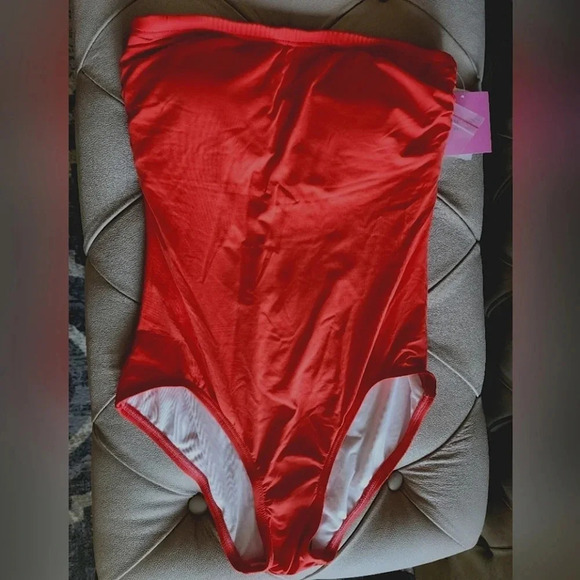 ♠️KATE SPADE♠️ One piece Hot Cherry Swimwear  Red Strapless Removable Paddin… - Picture 1 of 6